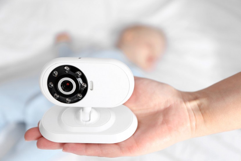 Surveiller sa nounou : les techniques et précautions