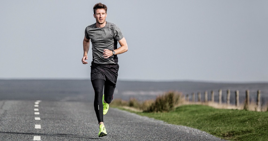 Améliorez vos performances avec un maillot de running technique