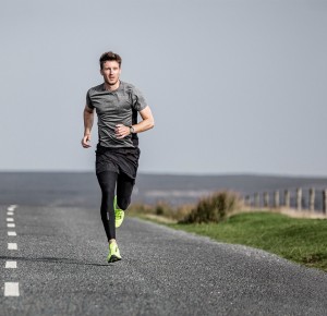 Améliorez vos performances avec un maillot de running technique